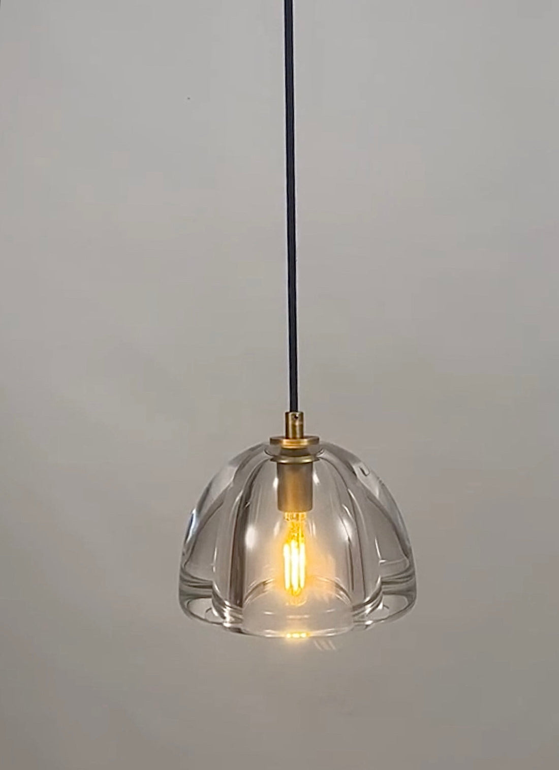 Henara Pendant 7"