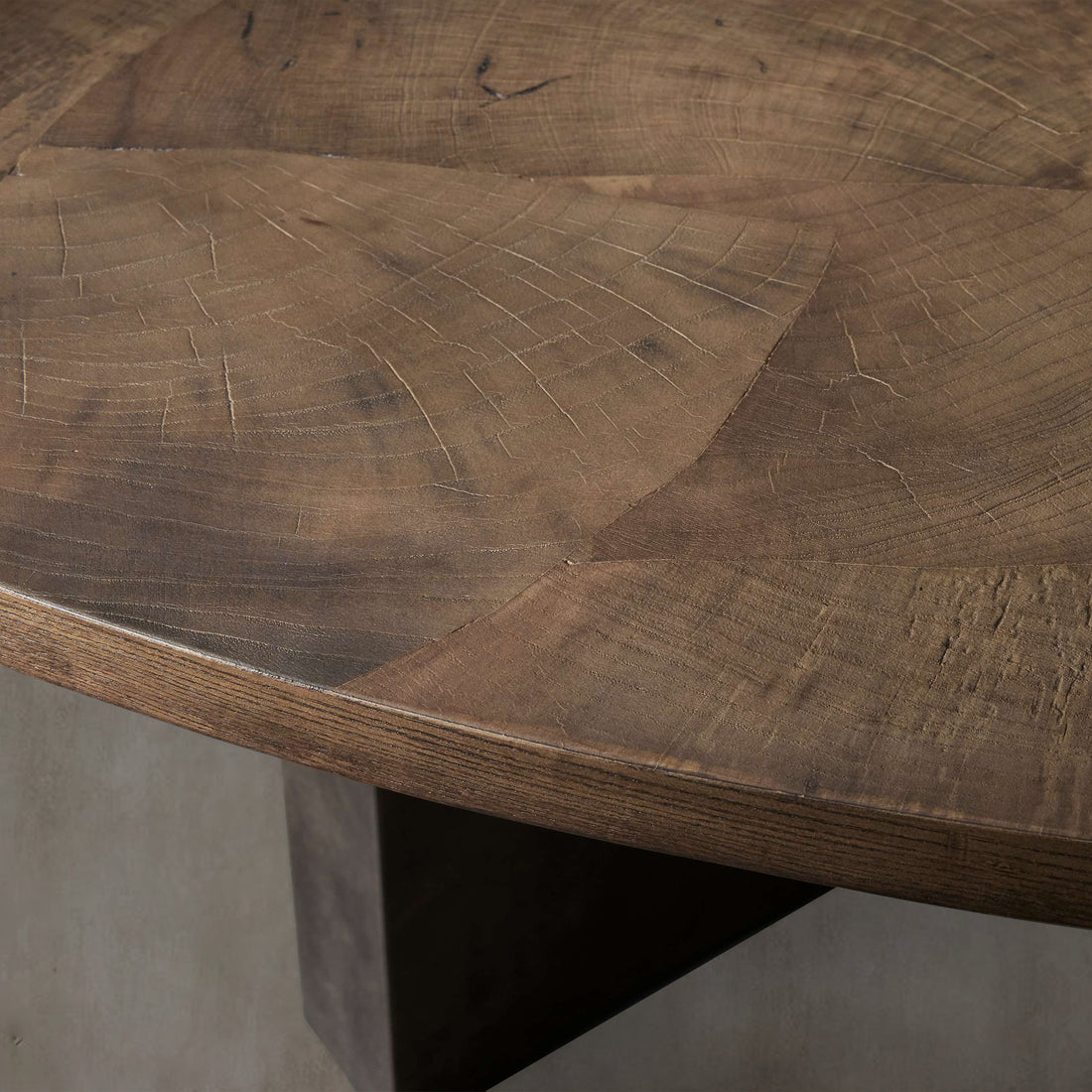 Pola Round Dining Table